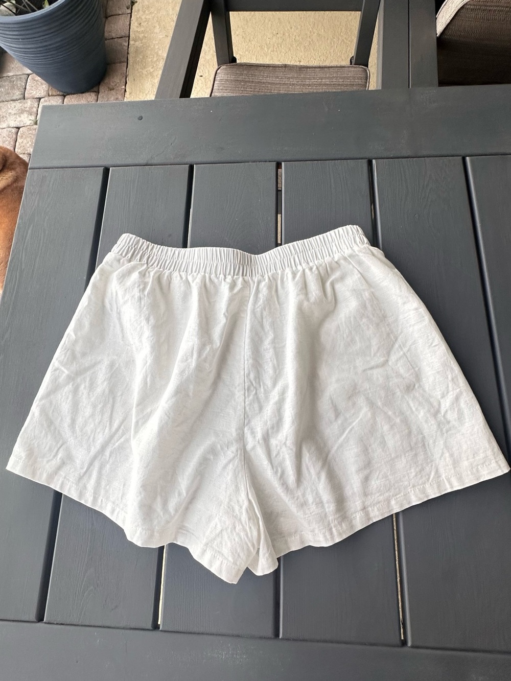 Amable by Mabel White High-Waist Embroidered Floral Shorts with Green Trim Sz L - Picture 2 of 7